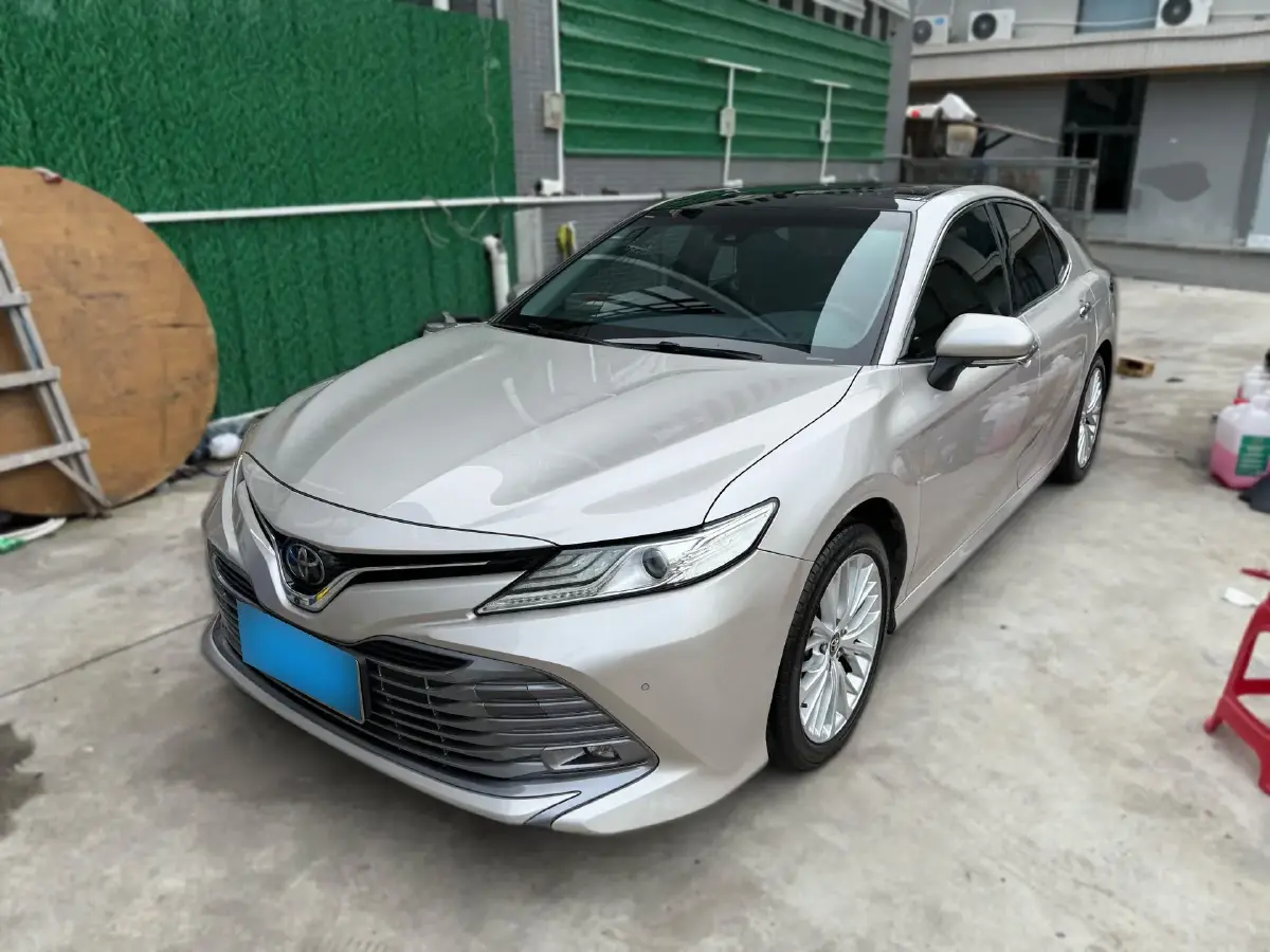 2018 Toyota Camry 2.5L 209HP L4 8AT