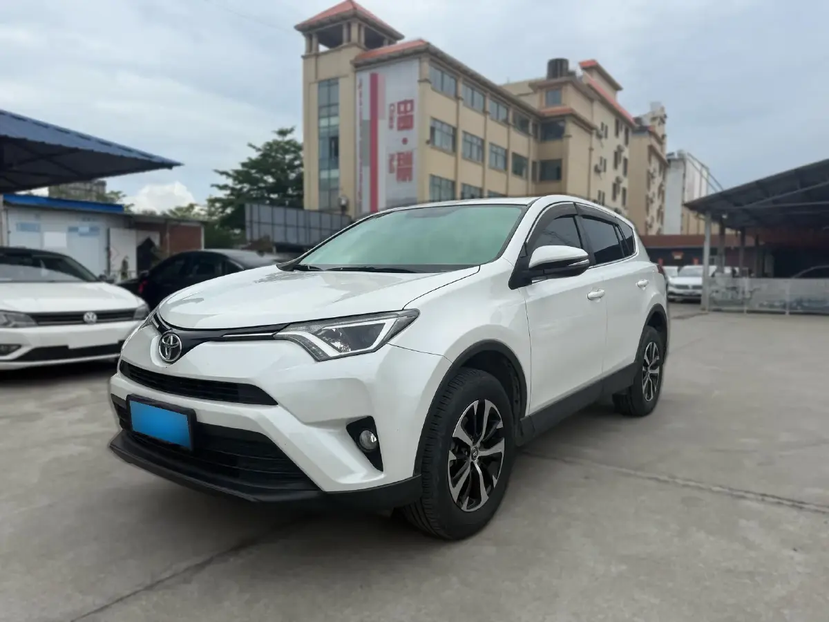 2019 Toyota RAV4 2.0L 151HP L4 CVT