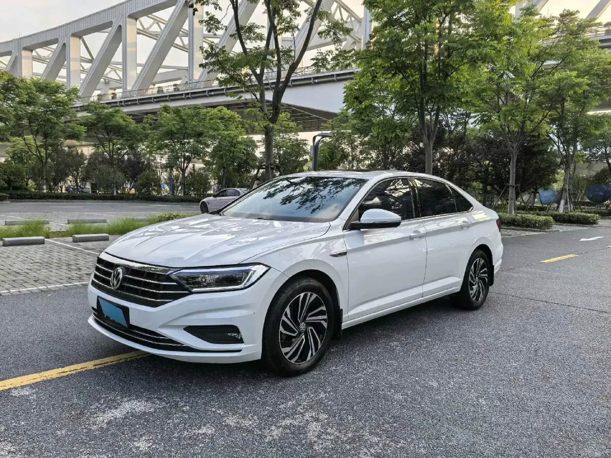 2022 Volkswagen Sagitar 1.4T 150HP L4 7DCT