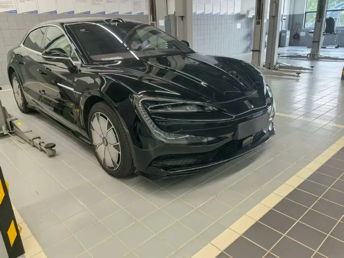 2025 YangWang U7 BEV 135.5KWH,autocango,china used car exporter,china ev exporter,chinese used car exporter,chinese used ev exporter