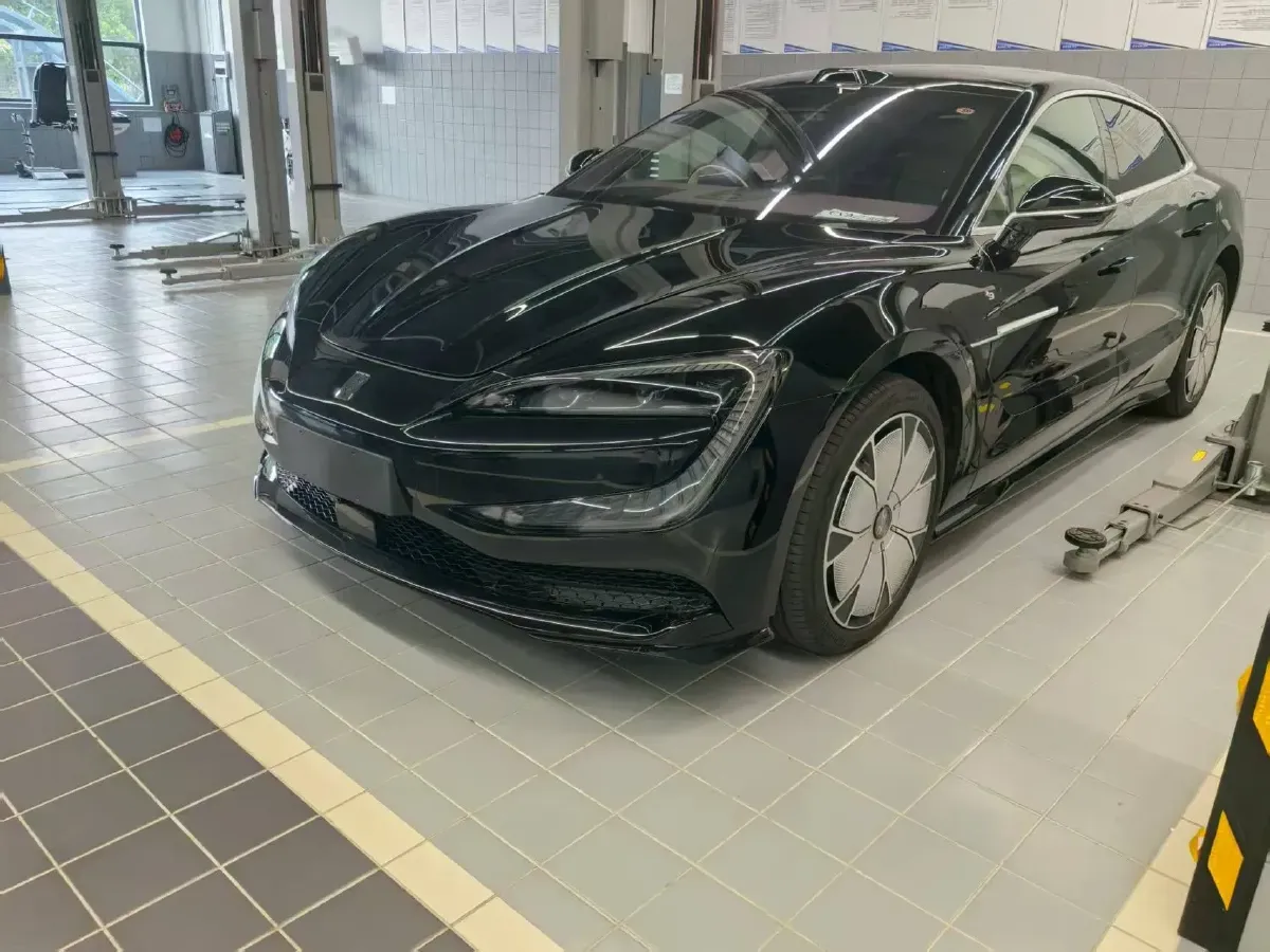2025 YangWang U7 BEV 135.5KWH,autocango,china used car exporter,china ev exporter,chinese used car exporter,chinese used ev exporter