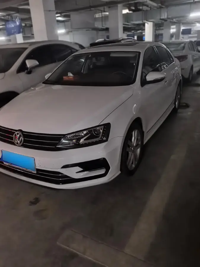 2018 Volkswagen Sagitar 1.4T 150HP L4 7DCT