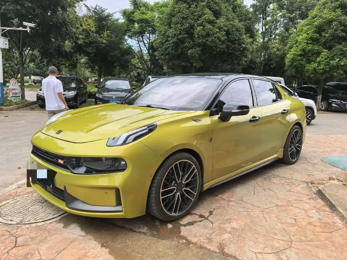 2019 LYNK&CO 03 2.0T 254HP L4 8AT