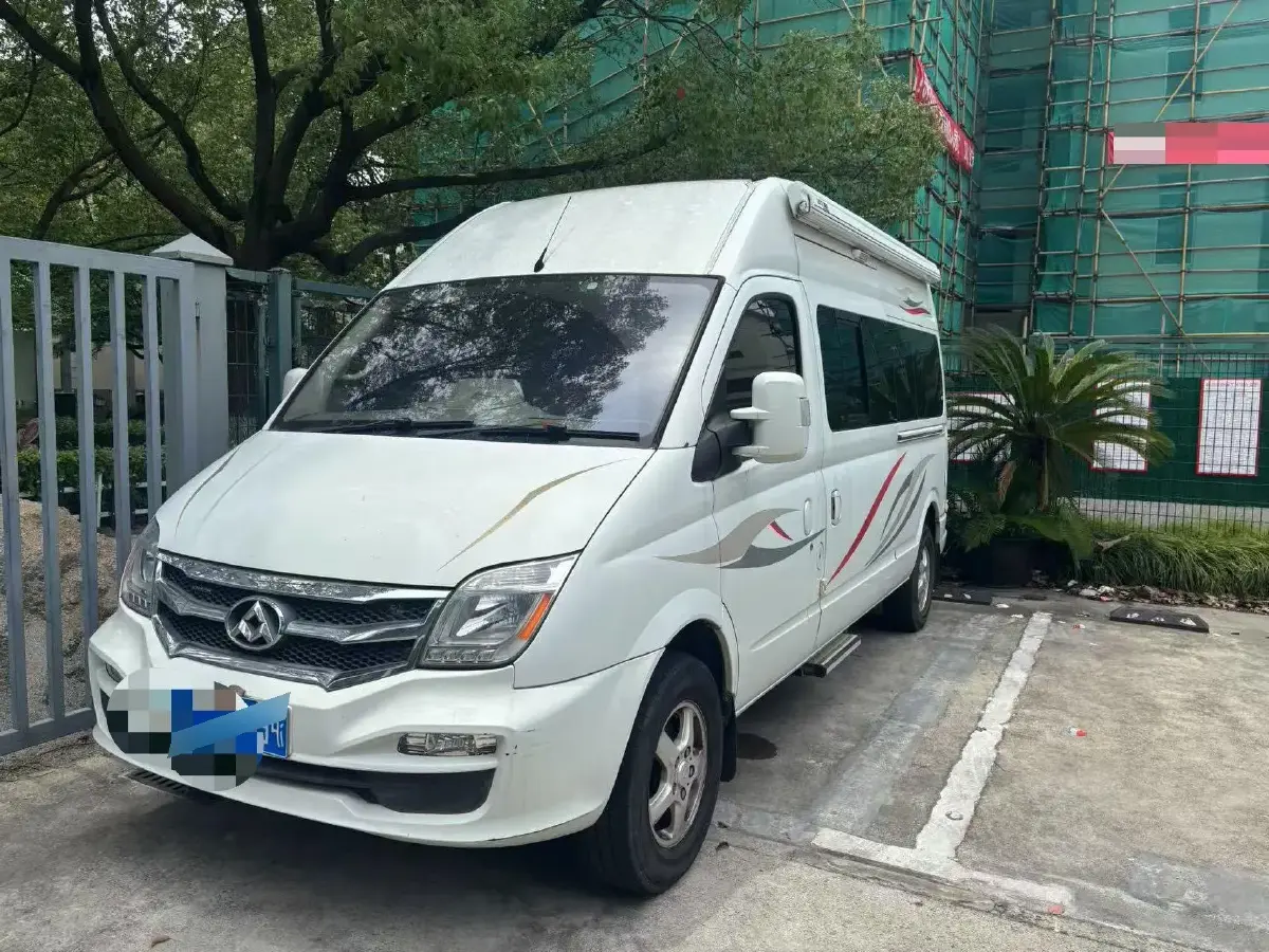 2018 MAXUS XinTu V80 2.5T 136HP L4 6MT