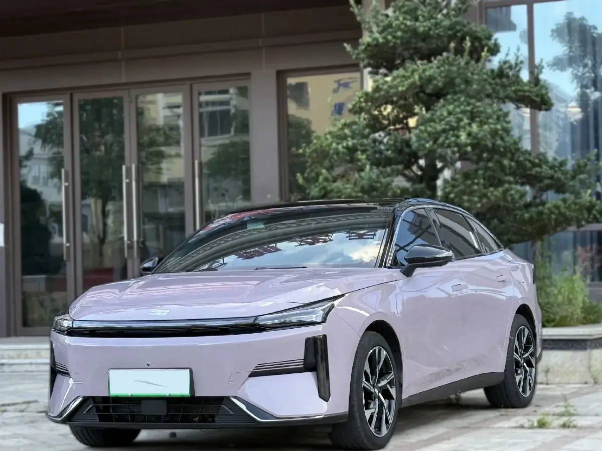 2024 Geely Galaxy L6 1.5T 163HP L4 3DHT PHEV