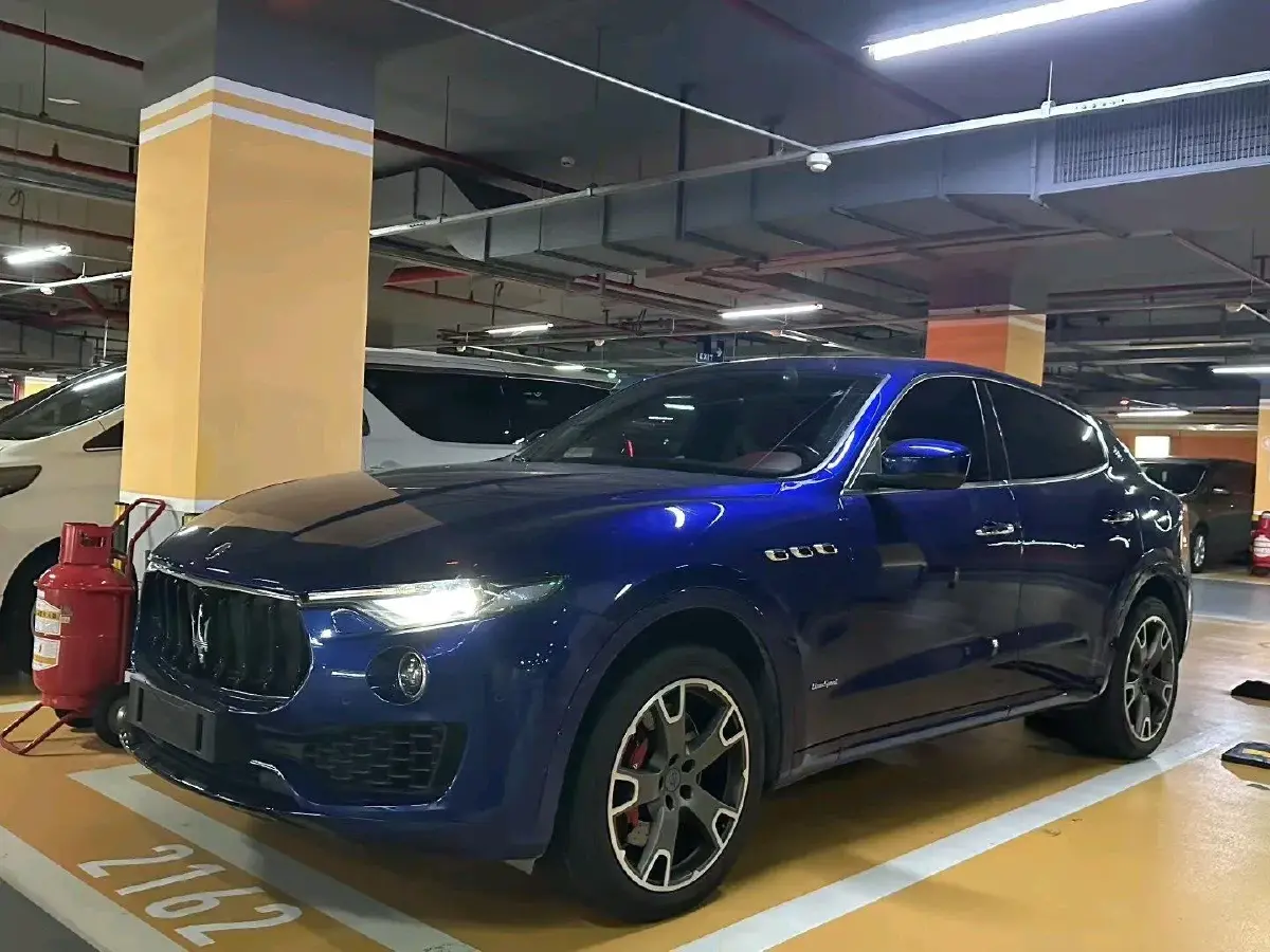 2018 Maserati Levante 3.0T 430HP V6 8AT