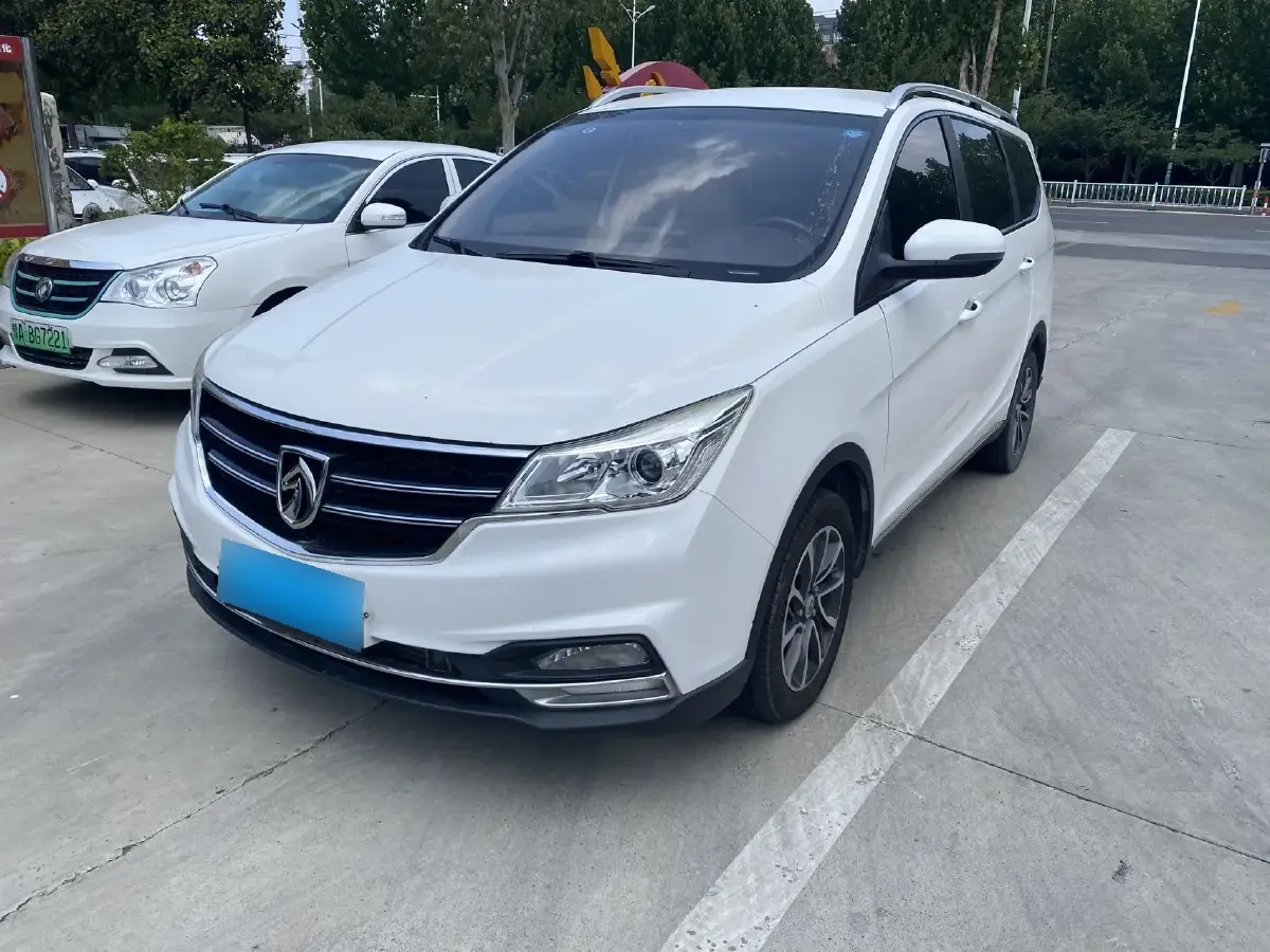 2017 BaoJun 730 1.5T 150HP L4 6MT