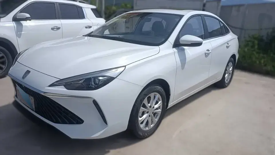 2024 Roewe i5 1.5L 129HP L4 CVT