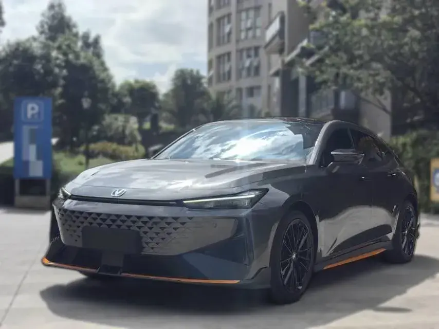 2024 ChangAn UNI-V 1.5T 188HP L4 7DCT