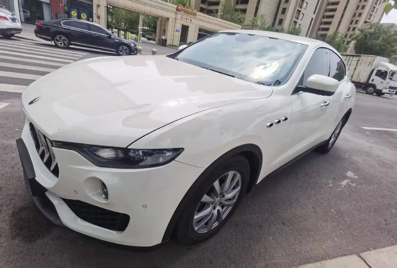 2018 Maserati Levante 3.0T 350HP V6 8AT