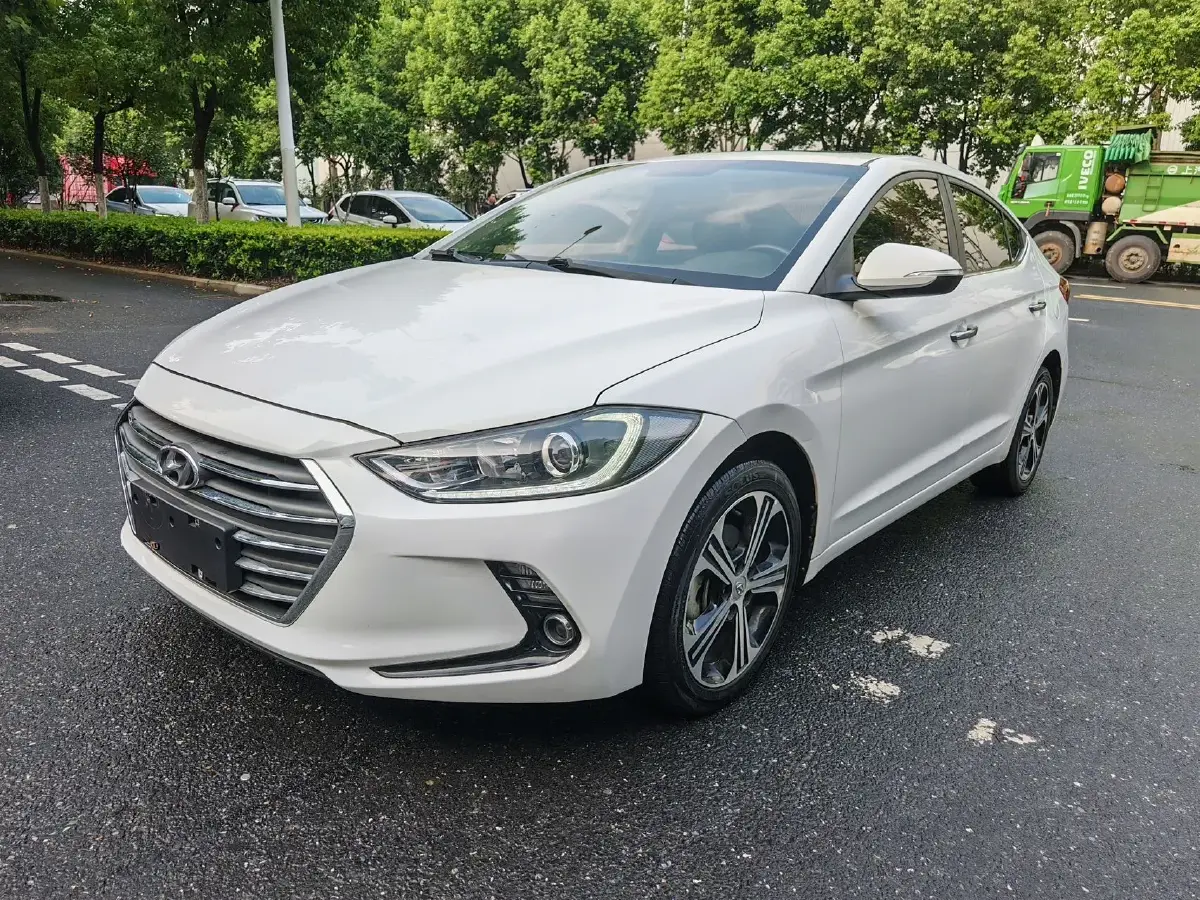 2018 Hyundai Elantra 1.4T 130HP L4 7DCT