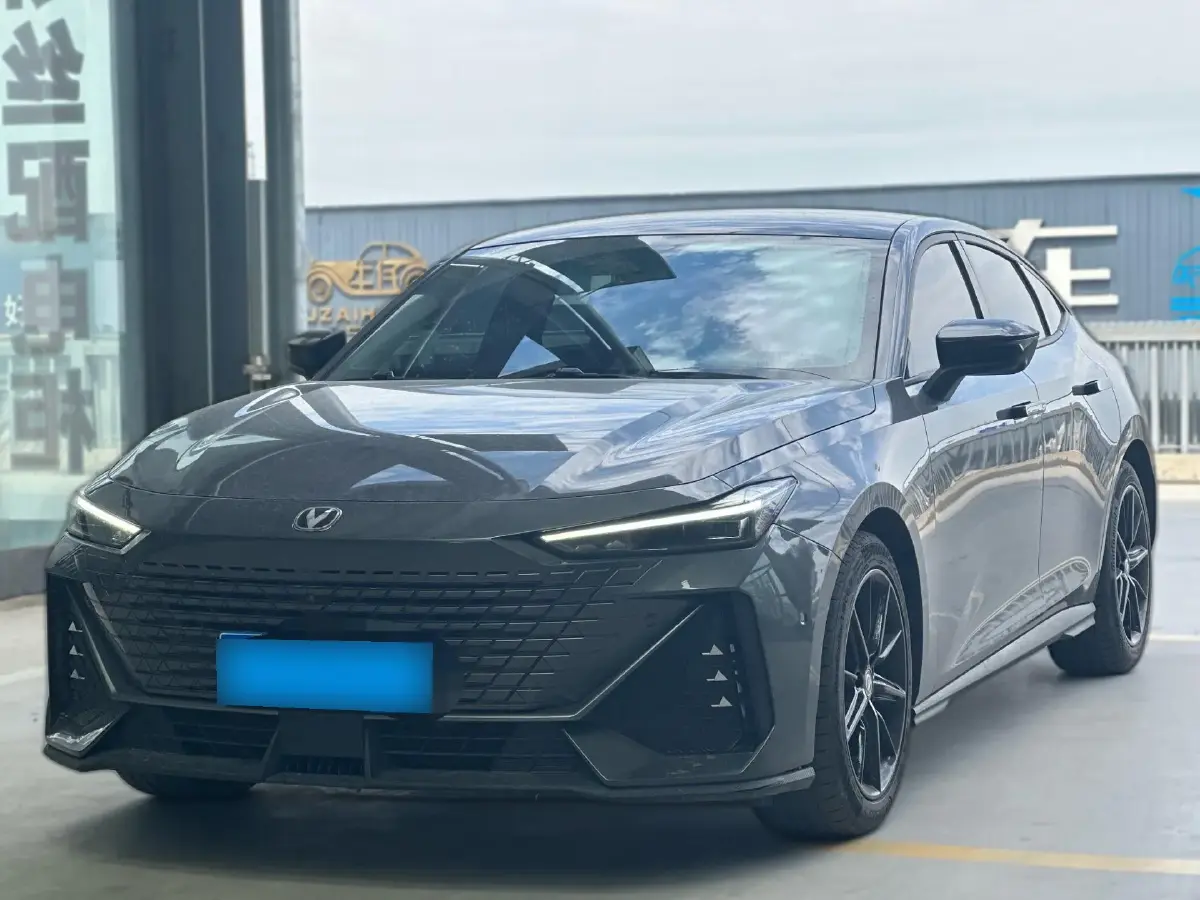 2022 ChangAn UNI-V 1.5T 188HP L4 7DCT