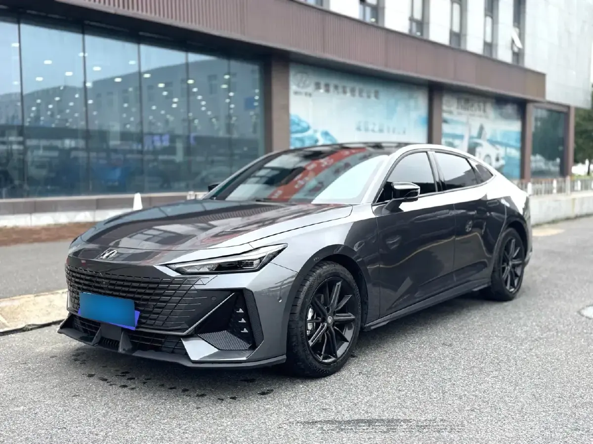 2022 ChangAn UNI-V 1.5T 188HP L4 7DCT