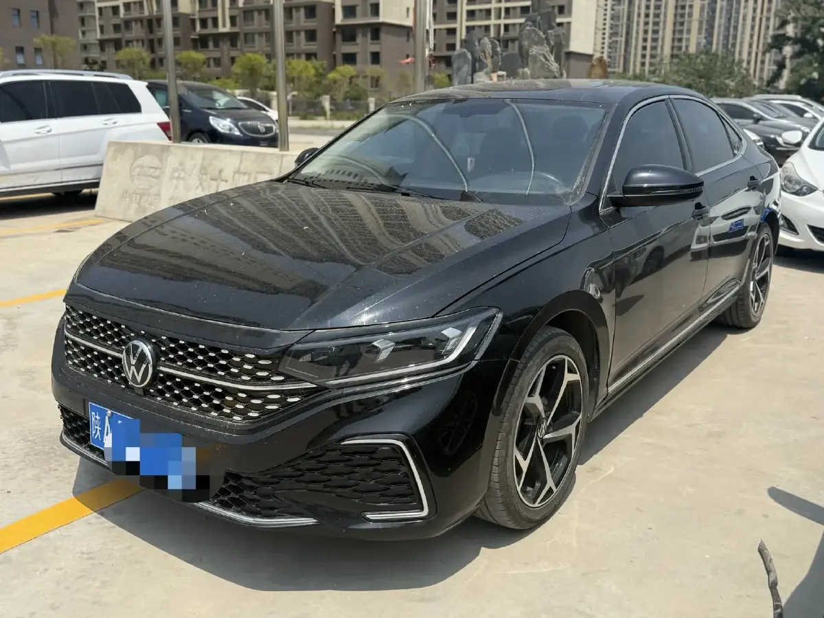 2023 Volkswagen Passat 2.0T 186HP L4 7DCT