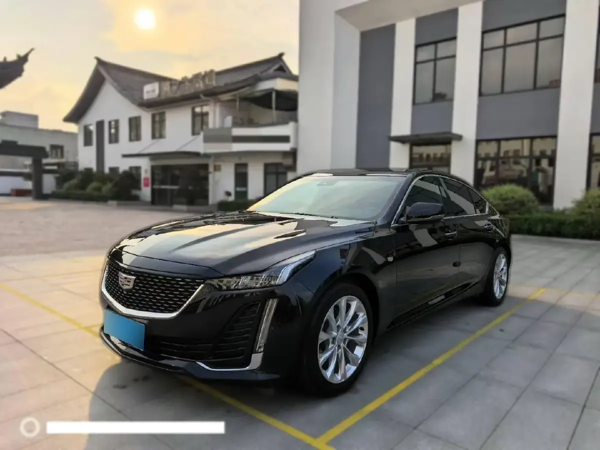 2022 Cadillac CT5 2.0T 237HP L4 10AT