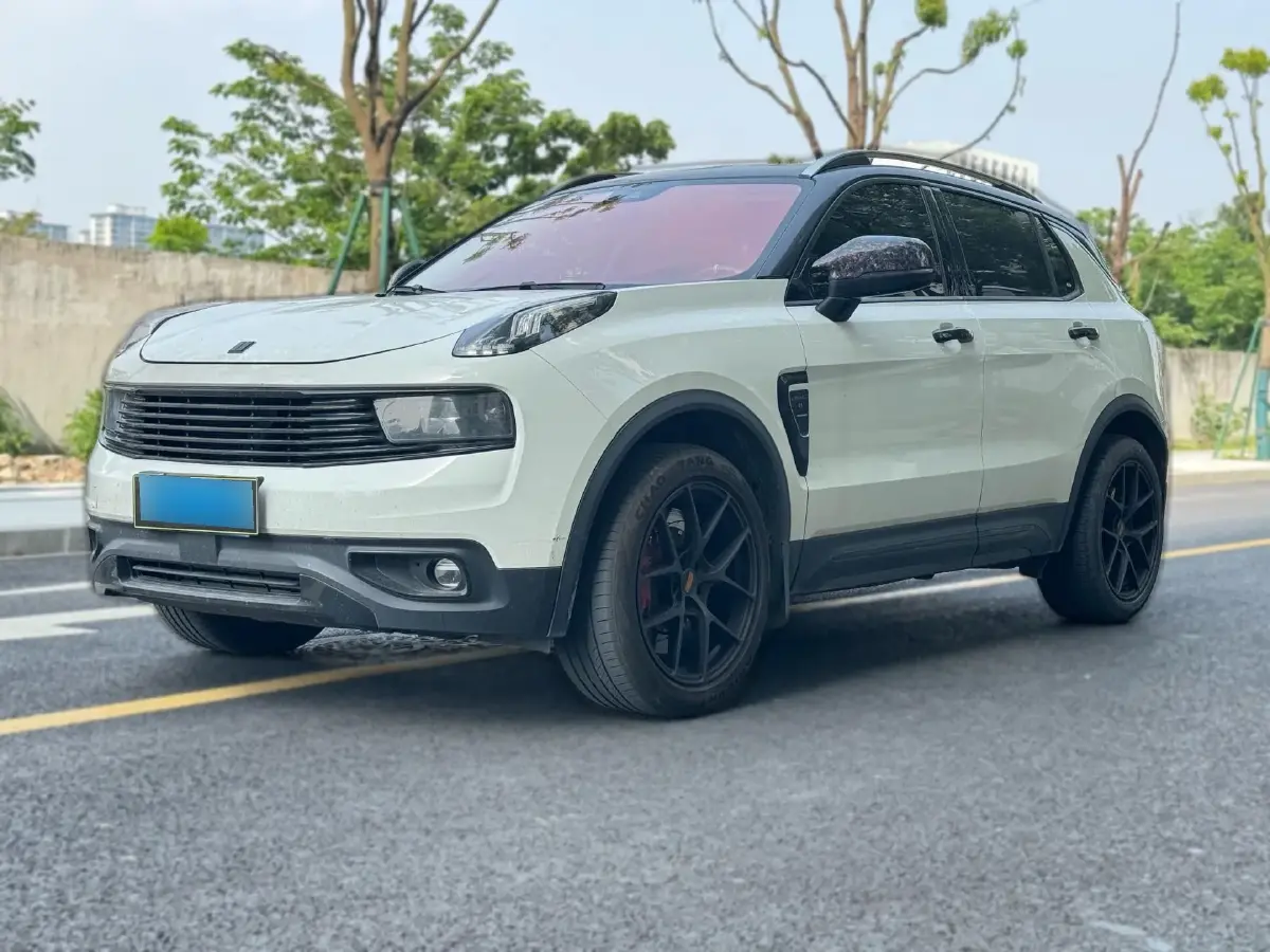 2017 LYNK&CO 01 2.0T 190HP L4 6AT