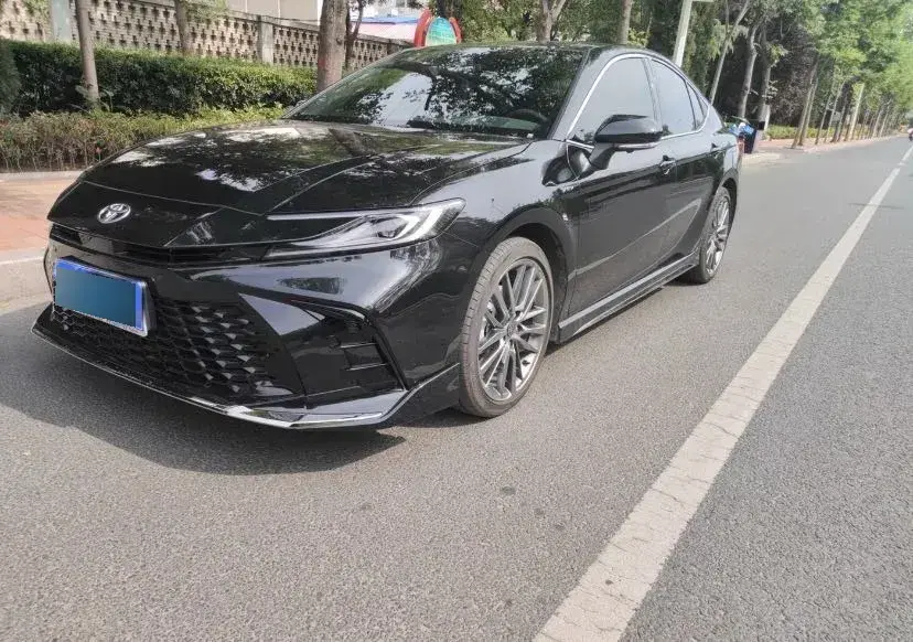 2024 Toyota Camry 2.0L 152HP L4 E-CVT Hybrid