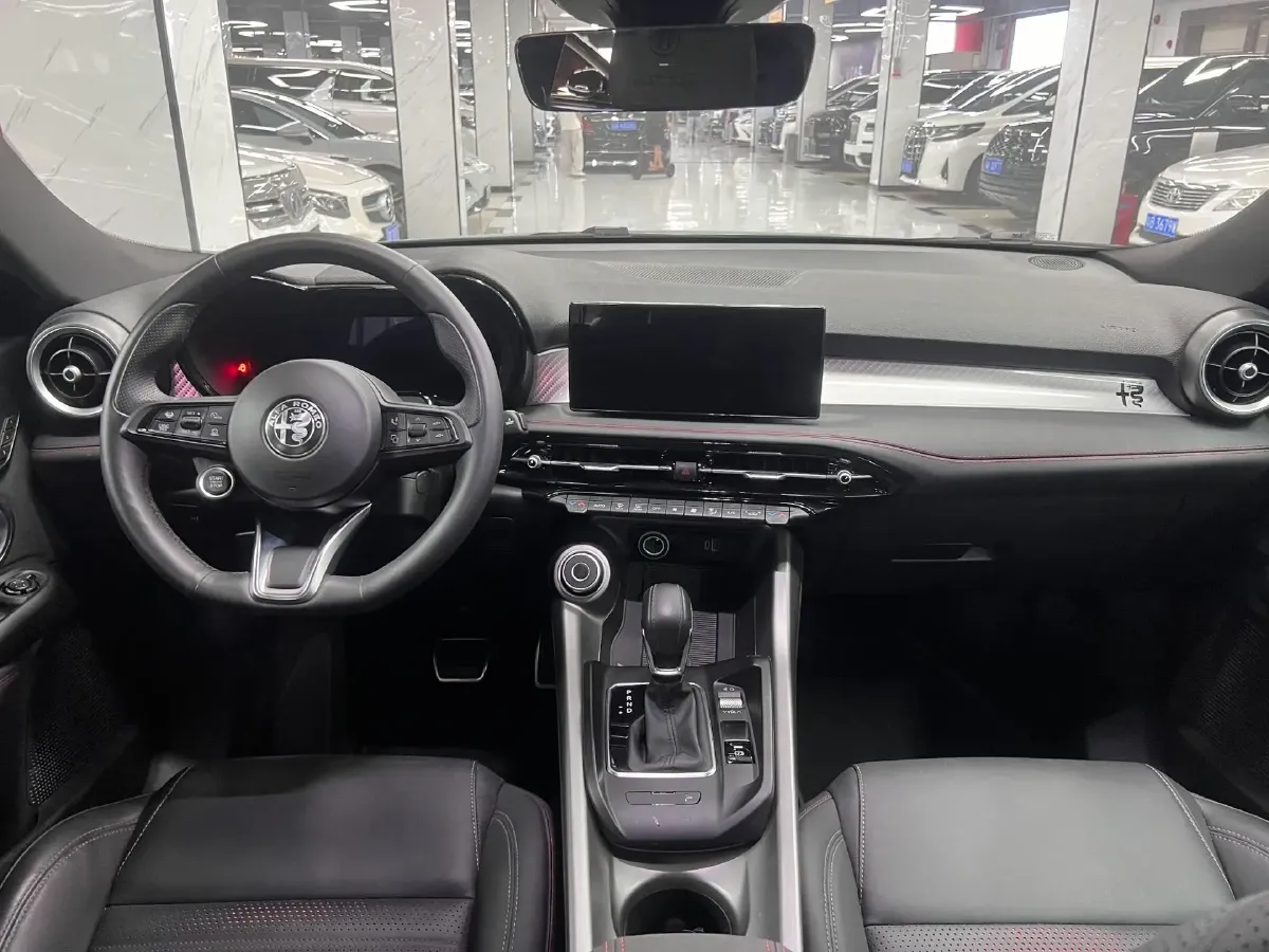 2024 Alfa Romeo Tonale 2.0T 268HP L4 9AT,autocango,china used car exporter,china ev exporter,chinese used car exporter,chinese used ev exporter