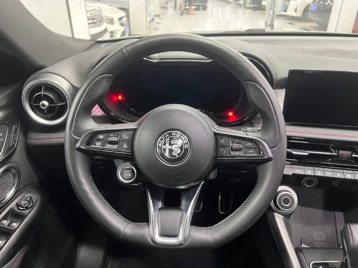 2024 Alfa Romeo Tonale 2.0T 268HP L4 9AT,autocango,china used car exporter,china ev exporter,chinese used car exporter,chinese used ev exporter