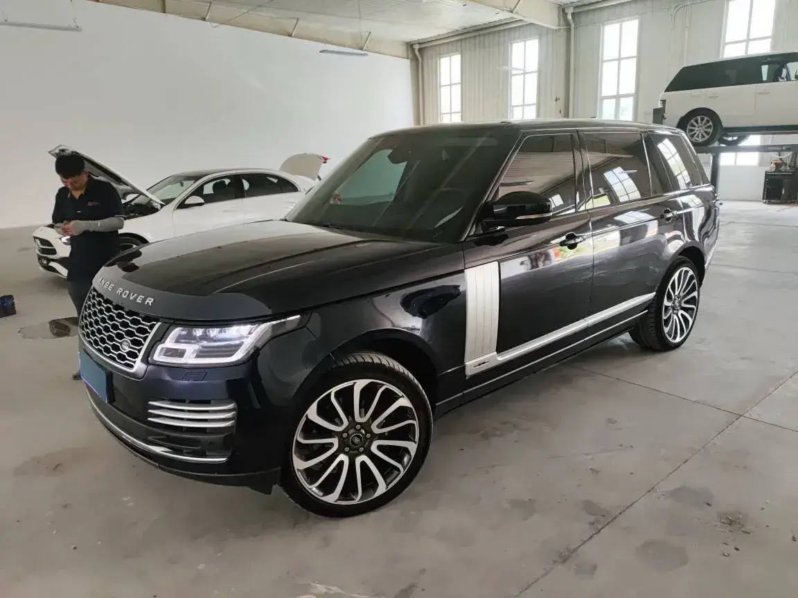 2021 Land Rover Range Rover 3.0T 400HP L6 8AT 2021 Land Rover Range Rover 3.0T 400HP L6 8AT