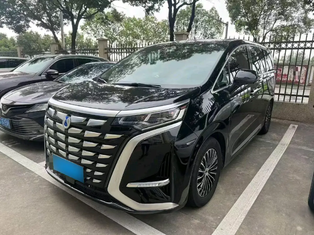 2024 Denza D9 1.5T 139HP L4 E-CVT PHEV 40KWH