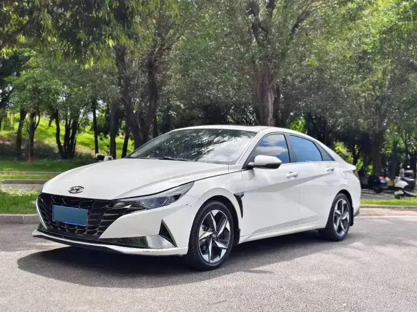 2021 Hyundai Elantra 1.5L 115HP L4 CVT