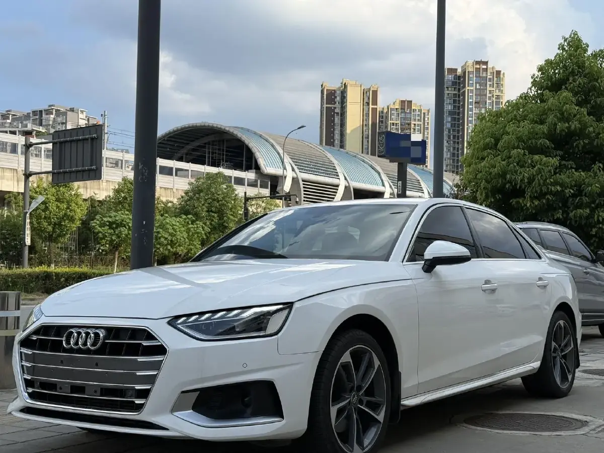 2020 Audi A4L 2.0T 150HP L4 7DCT