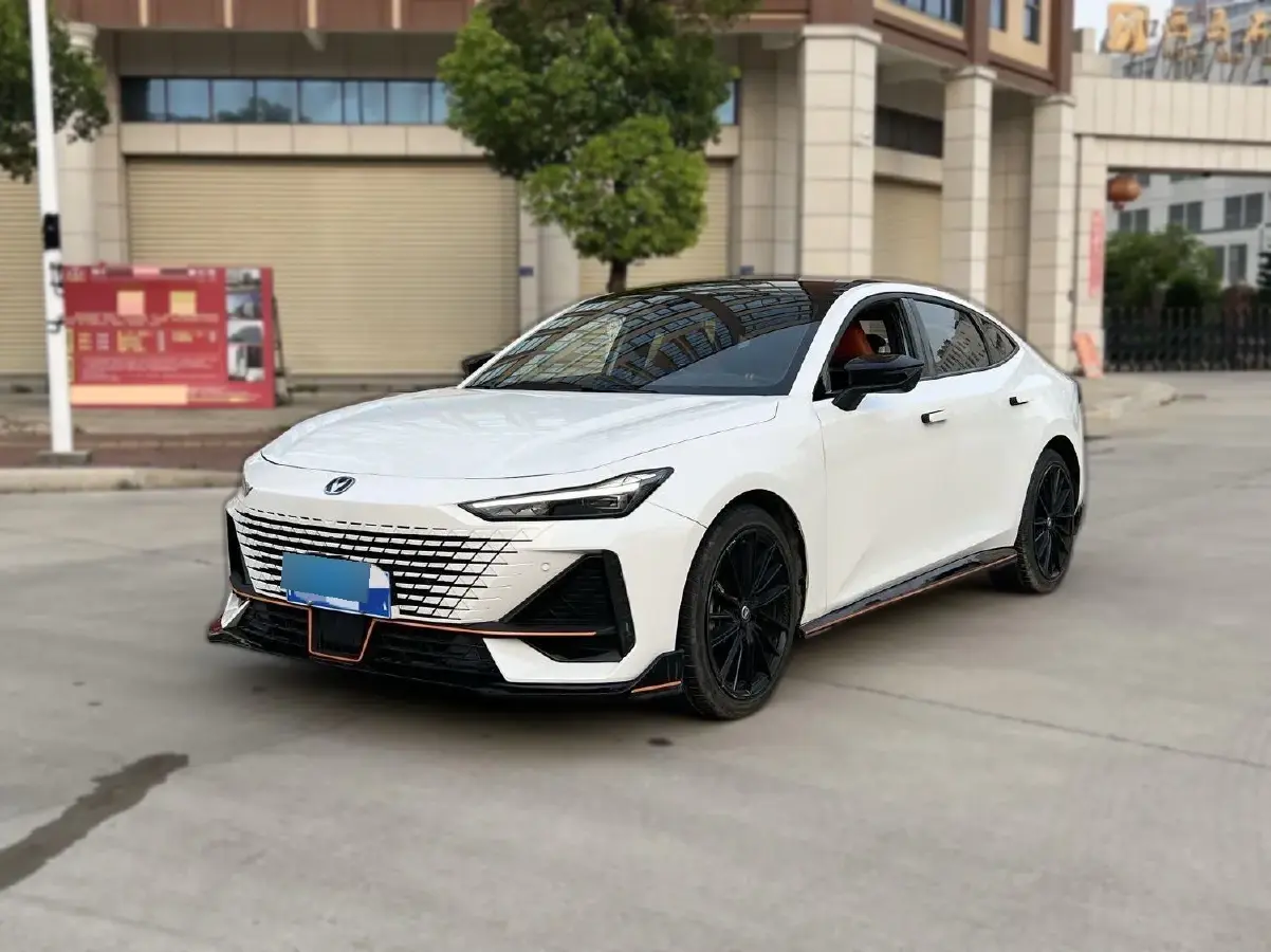 2022 ChangAn UNI-V 1.5T 188HP L4 7DCT