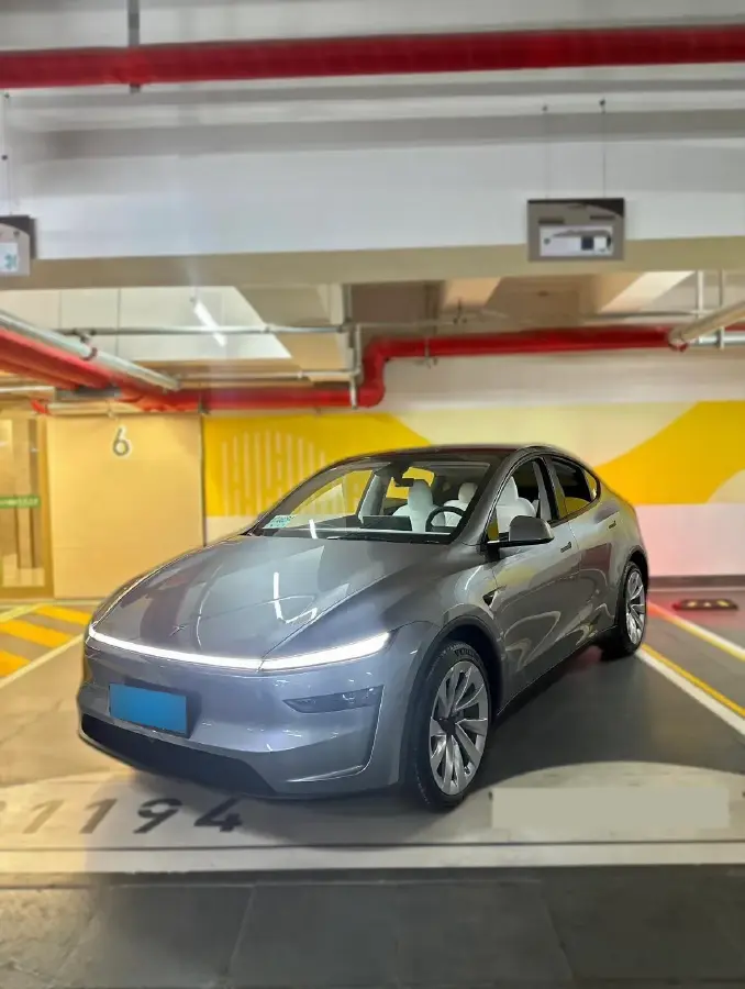 2025 Tesla Model Y BEV