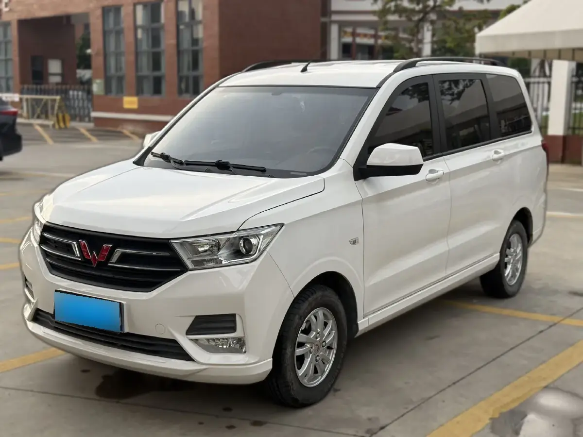 2021 WuLing HongGuang 1.5L 99HP L4 6MT