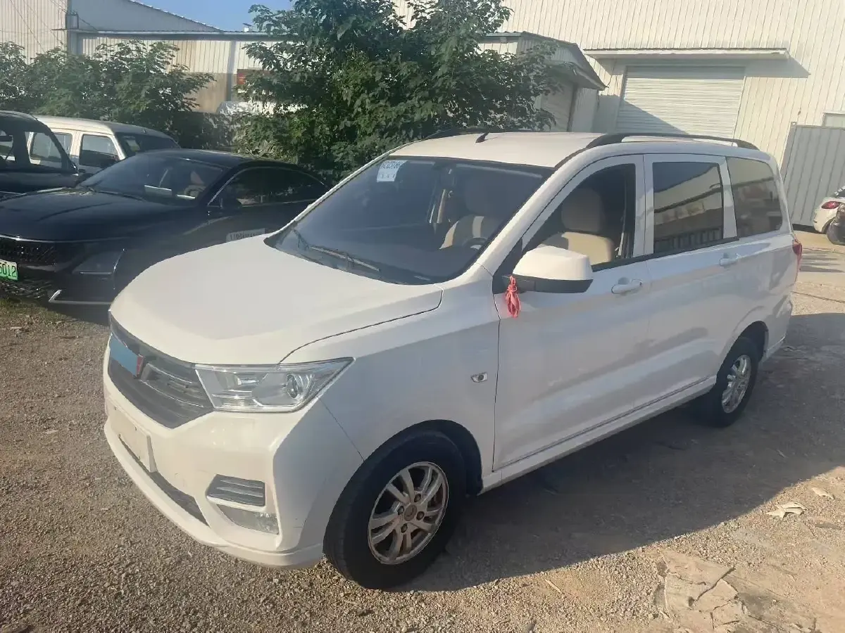 2021 WuLing HongGuang 1.5L 99HP L4 6MT