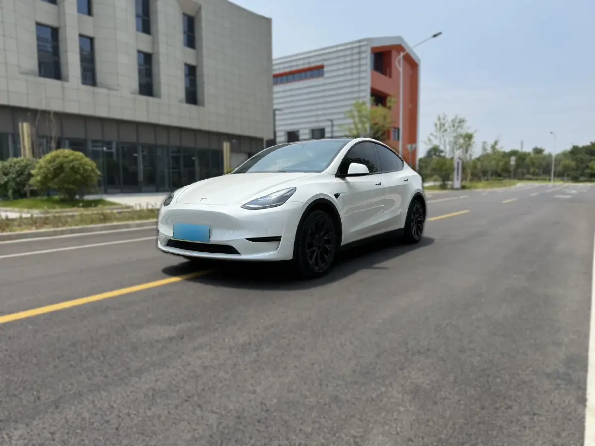 2022 Tesla Model Y BEV 60KWH
