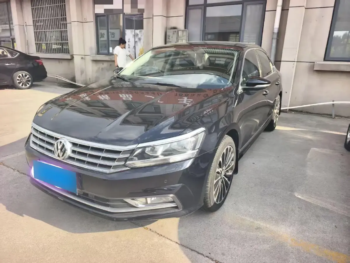 2017 Volkswagen Passat 1.8T 180HP L4 7DCT