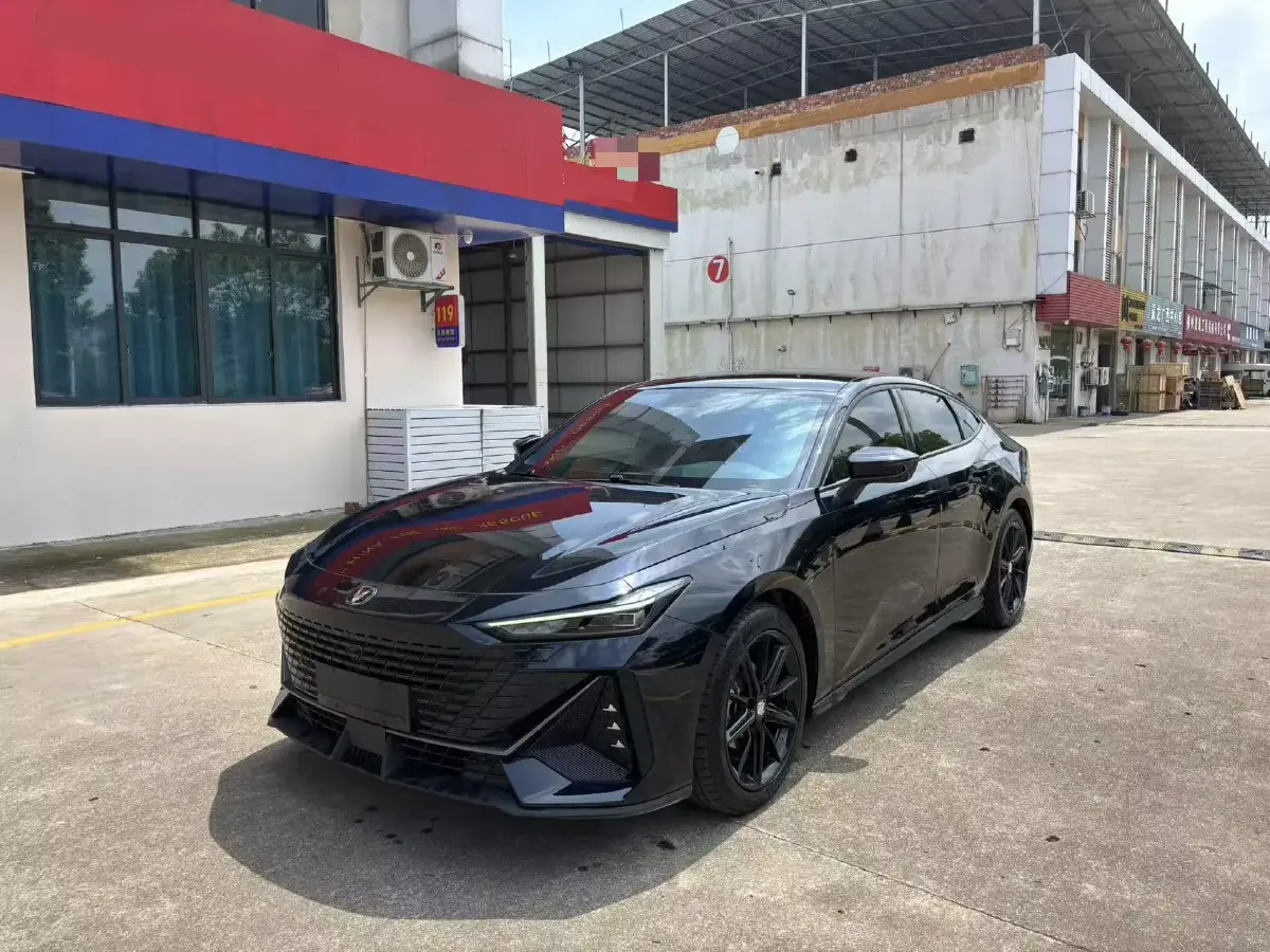 2022 ChangAn UNI-V 1.5T 188HP L4 7DCT