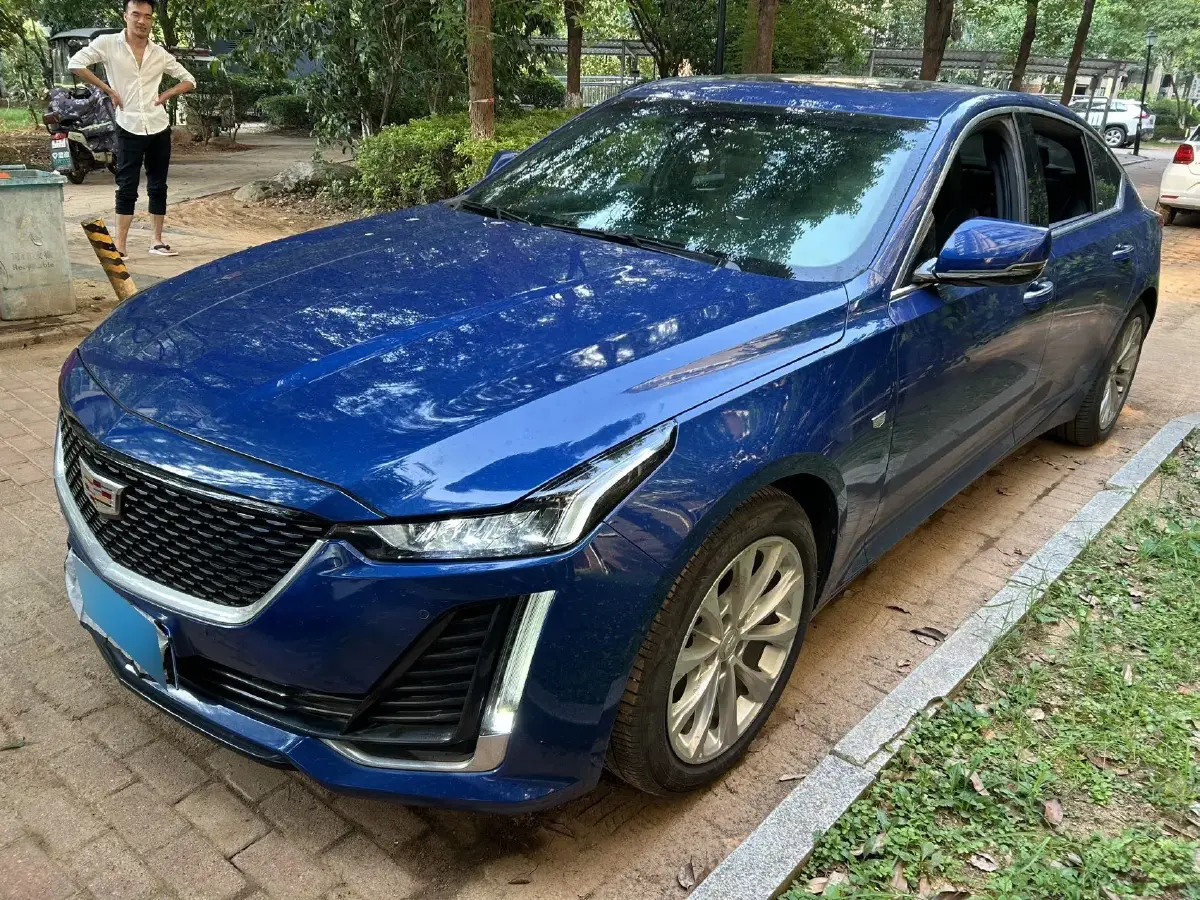 2022 Cadillac CT5 2.0T 237HP L4 10AT