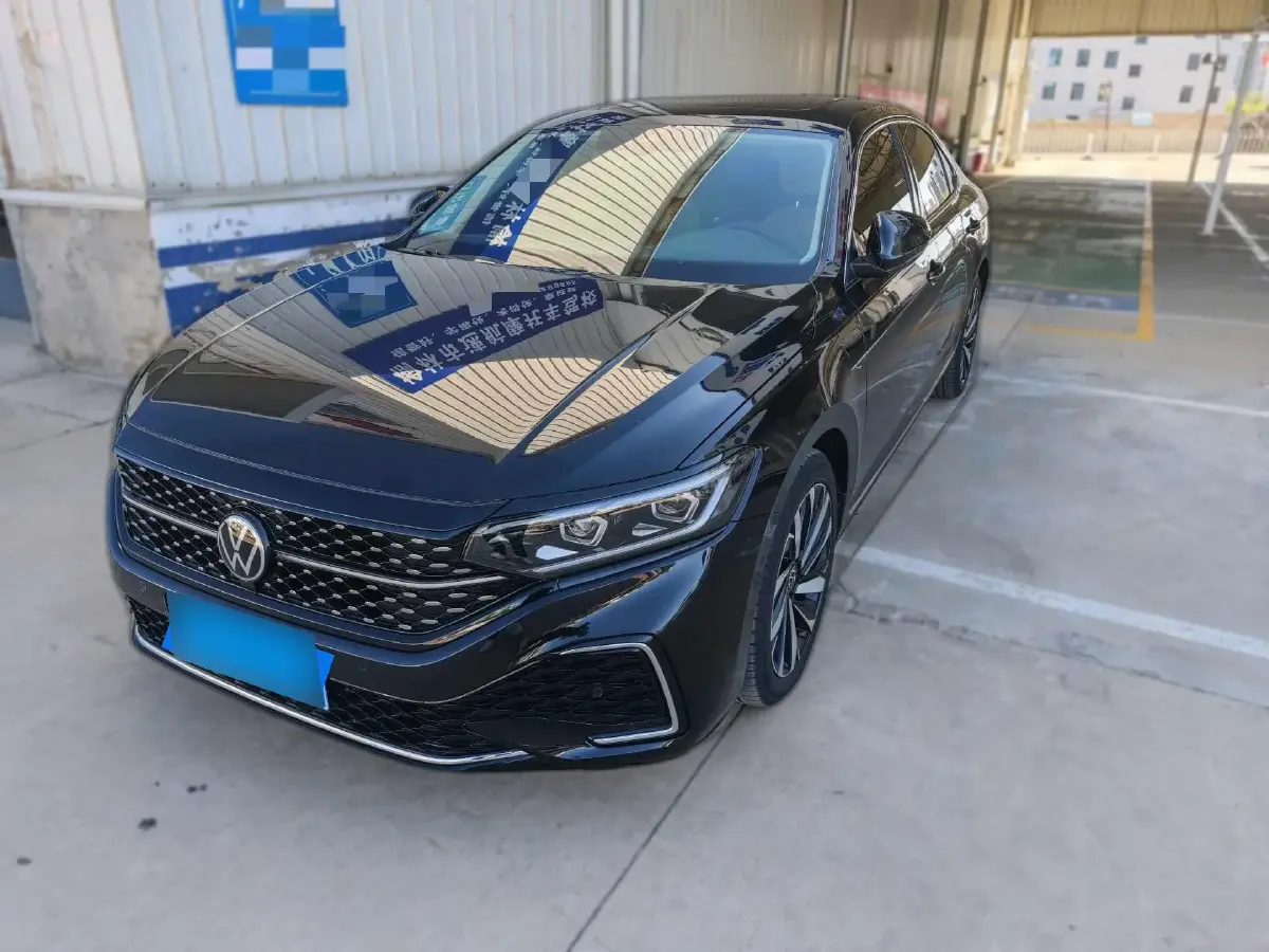 2022 Volkswagen Passat 2.0T 186HP L4 7DCT