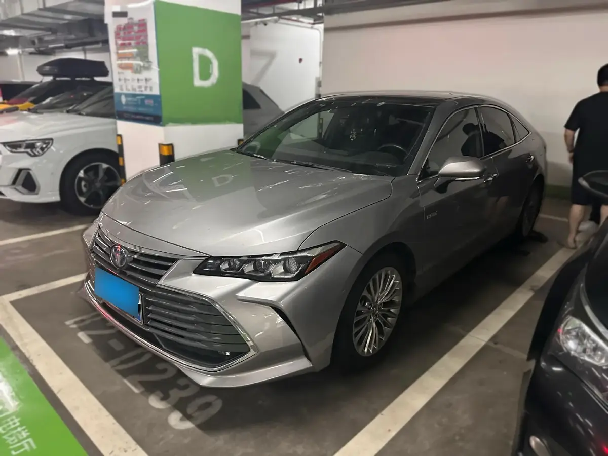 2019 Toyota Avalon 2.5L 178HP L4 E-CVT Hybrid