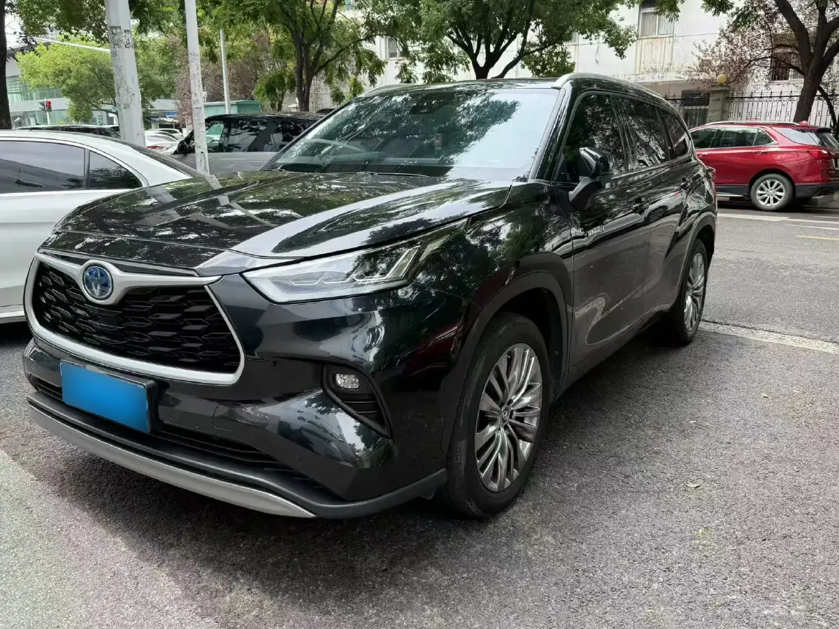 2022 Toyota Highlander 2.5L 192HP L4 E-CVT Hybrid