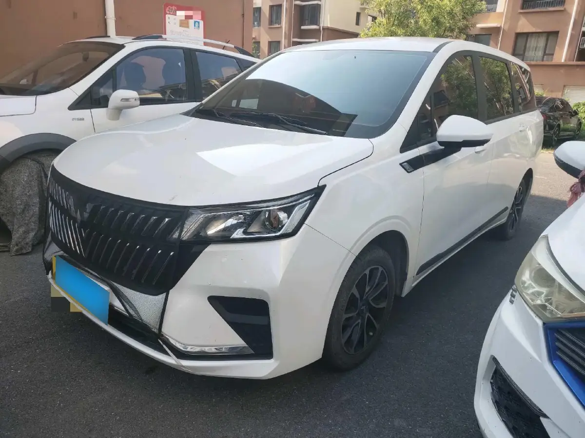 2022 WuLing JiaChen 1.5L 99HP L4 6MT