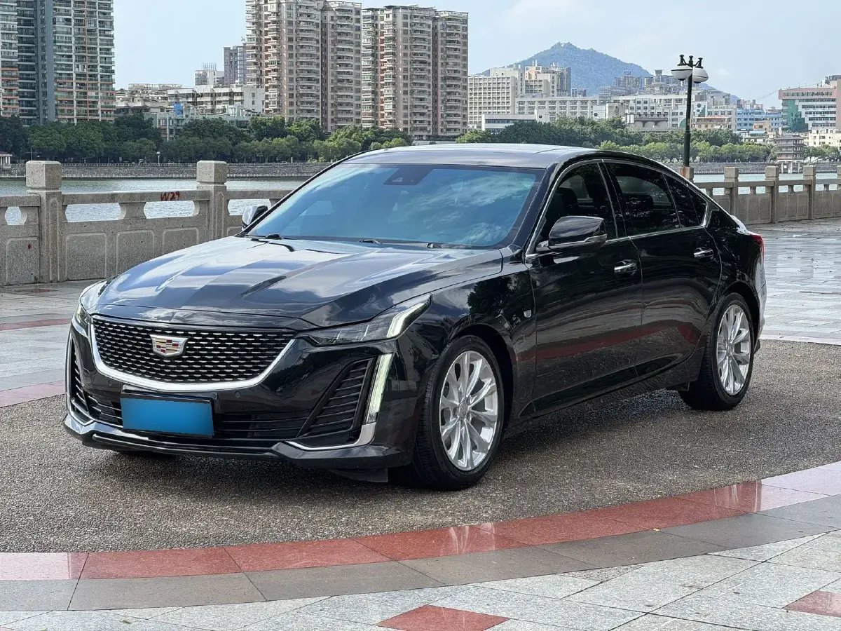 2022 Cadillac CT5 2.0T 237HP L4 10AT