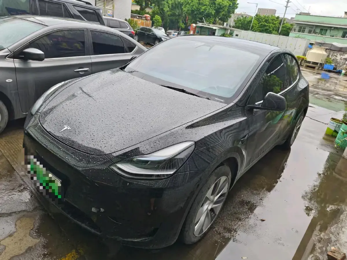2022 Tesla Model Y BEV 60KWH