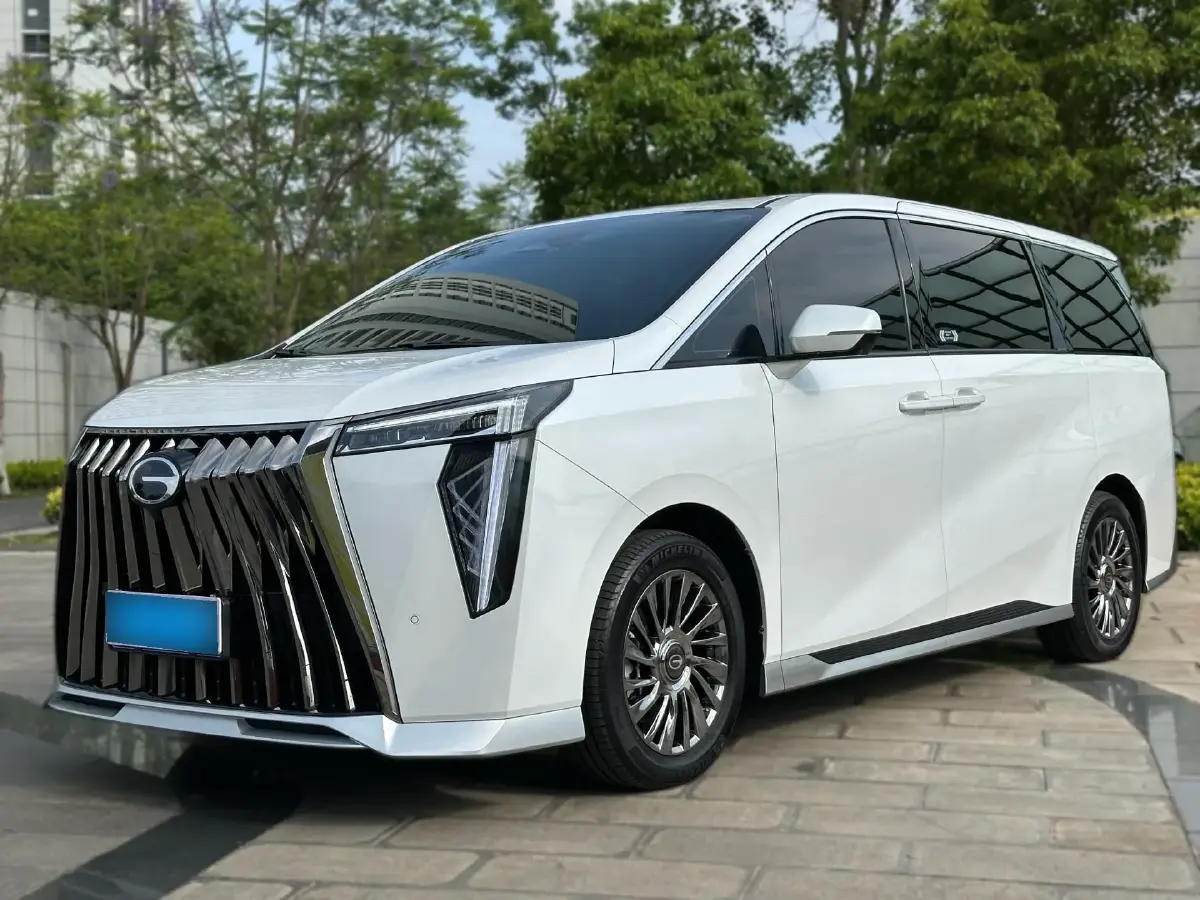 2023 GAC Trumpchi M8 2.0T 190HP L4 E-CVT Hybrid