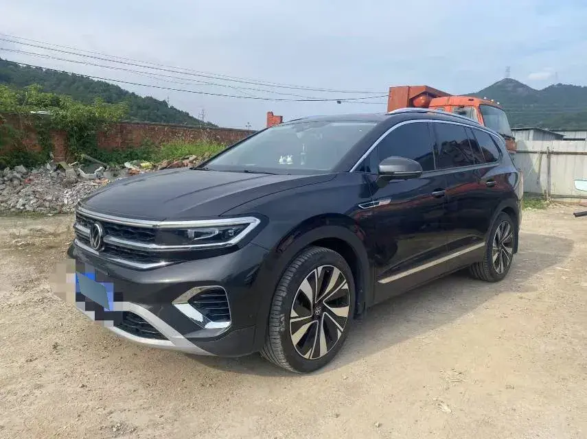 2023 Volkswagen Talagon 2.0T 220HP L4 7DCT