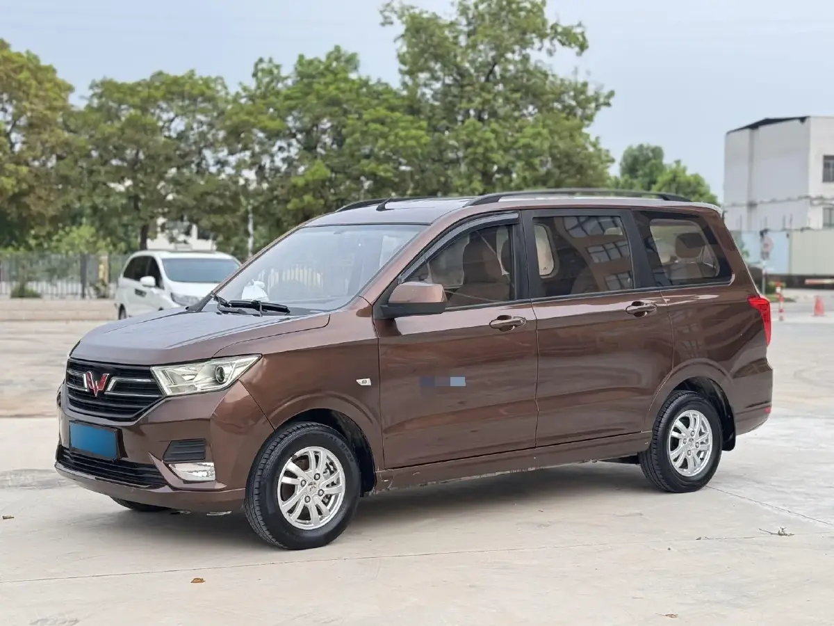 2019 WuLing HongGuang Plus 1.5T 147HP L4 6MT