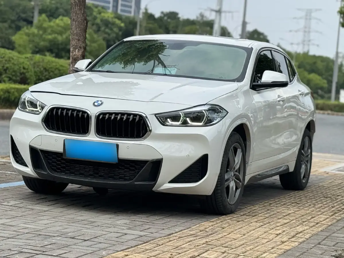 2022 BMW X2 2.0T 192HP L4 7DCT