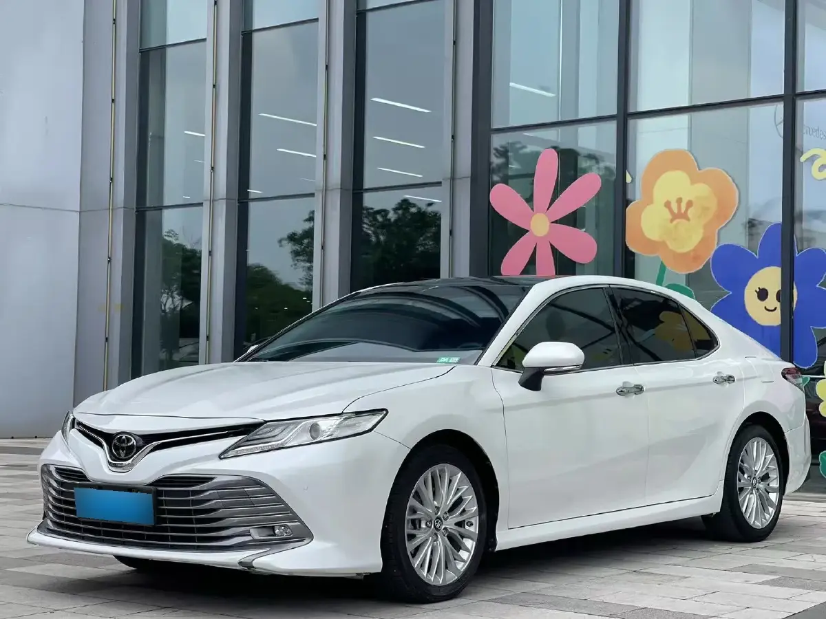 2019 Toyota Camry 2.5L 209HP L4 8AT