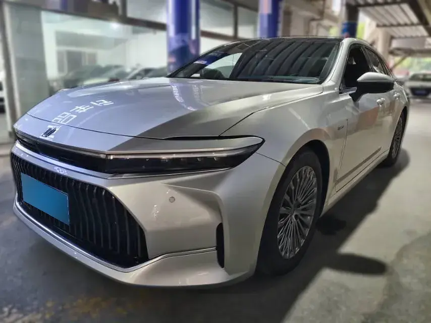 2024 Toyota Crown 2.5L 185HP L4 E-CVT Hybrid