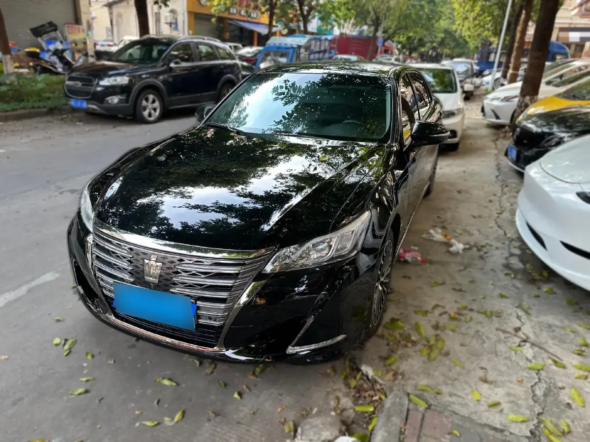 2018 Toyota Crown 2.0T 235HP L4 8AT