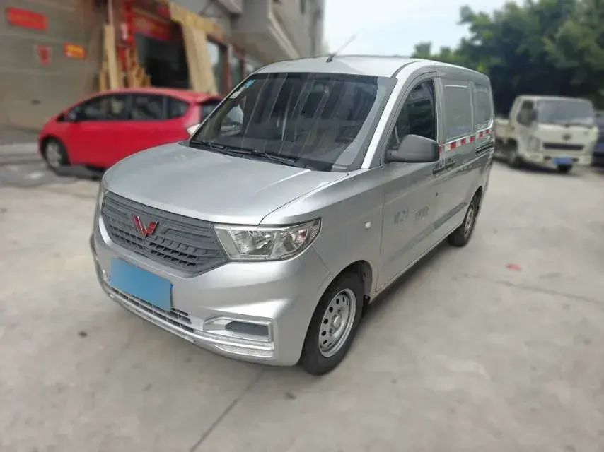 2019 WuLing RongGuang V 1.5L 99HP L4 6MT
