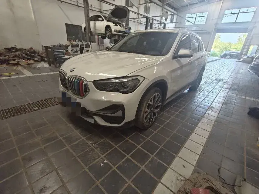 2022 BMW X1 2.0T 192HP L4 8AT